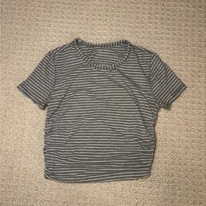 Lululemon cropped tee